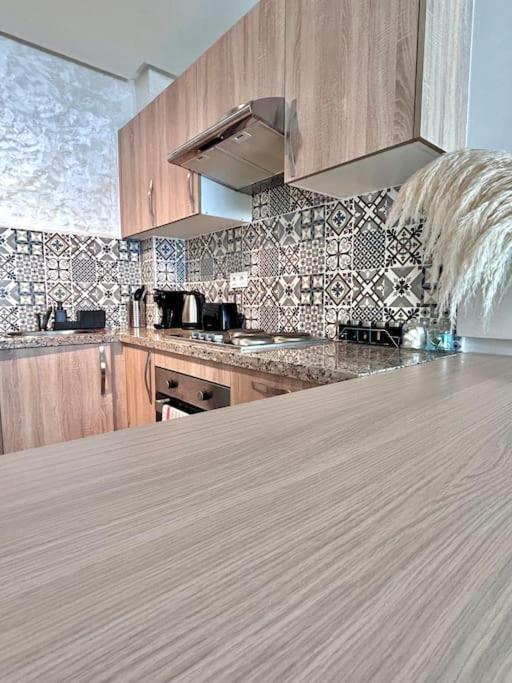 Luxurious In The Center Of Apartment